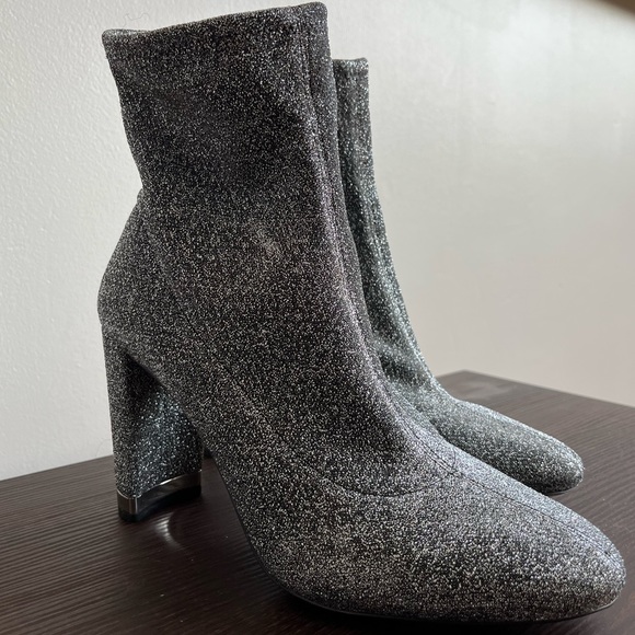 Michael Kors Holiday sparkle booties - Picture 2 of 11